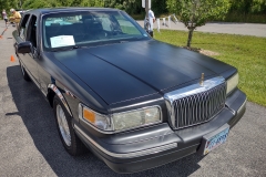 1996-Lincoln-TownCar-Jim-and-Joyce-Palmer-F-3rd-annual-Classic-Cars-for-Classic-Seniors-2022